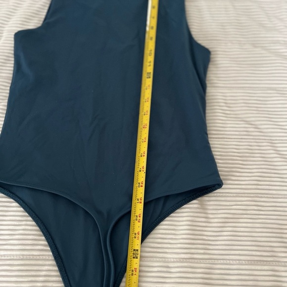 Aritzia Babaton Contour Bodysuit Women's Small Teal Blue Sleeveless Thong - Picture 11 of 11